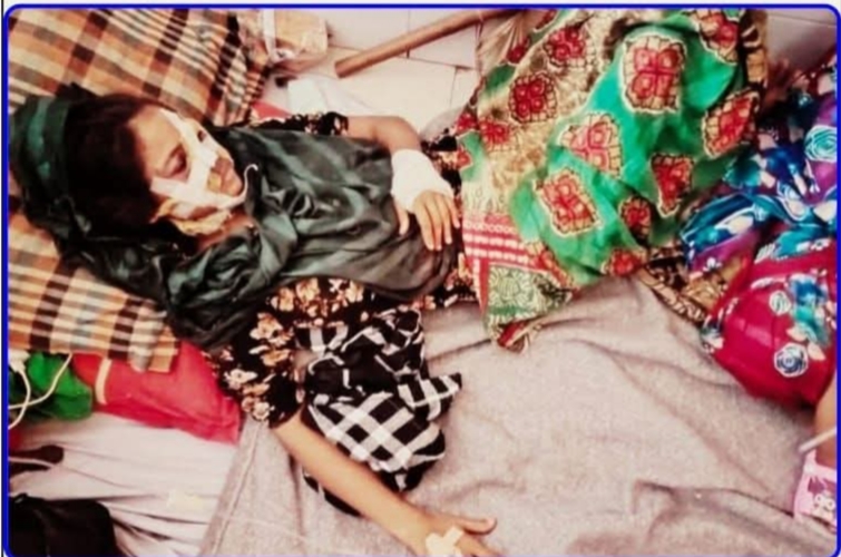 নড়াইলে মধ্য রাতে তালাক প্রাপ্ত স্ত্রীকে ব্লেড দিয়ে গলা কেটে হত্যা চেষ্টা