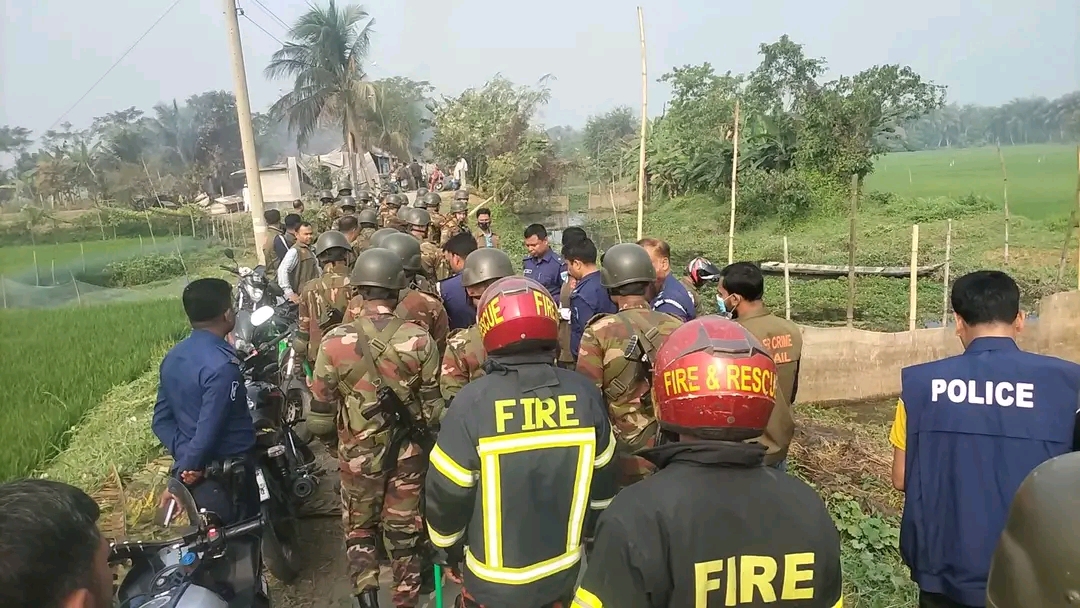 নড়াইলের সদর উপজেলায় আধিপত্য বিস্তার নিয়ে দুপক্ষের পাল্টাপাল্টি হামলায় নিহত ৪