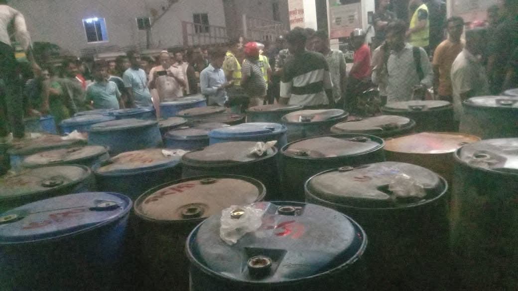 কালিয়ায় দুটি স্থান থেকে অভিযানে ৭ হাজার ৪শ লিটার ডিজেল জব্দ।