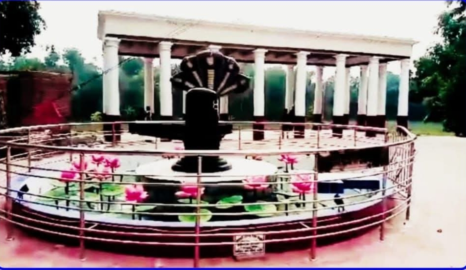 নড়াইলের ঐতিহ্যবাহী বাধাঘাটে রাতের অন্ধকারে শিবলিঙ্গ স্থাপনের ঘটনায় নতুন বিতর্কের সৃষ্টি