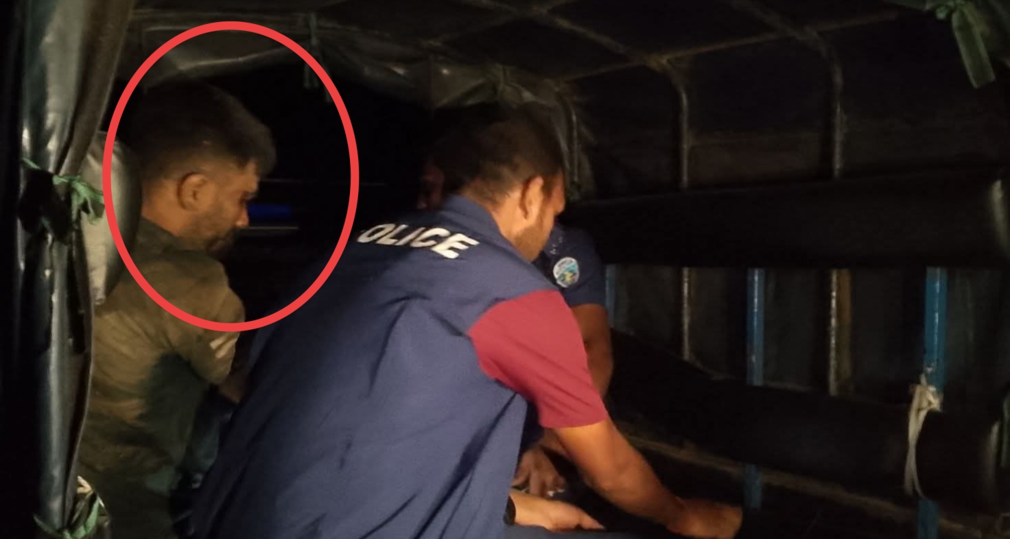 টেকনাফে ডাকাতির সময় ডাকাত দলের সদস্য আটক