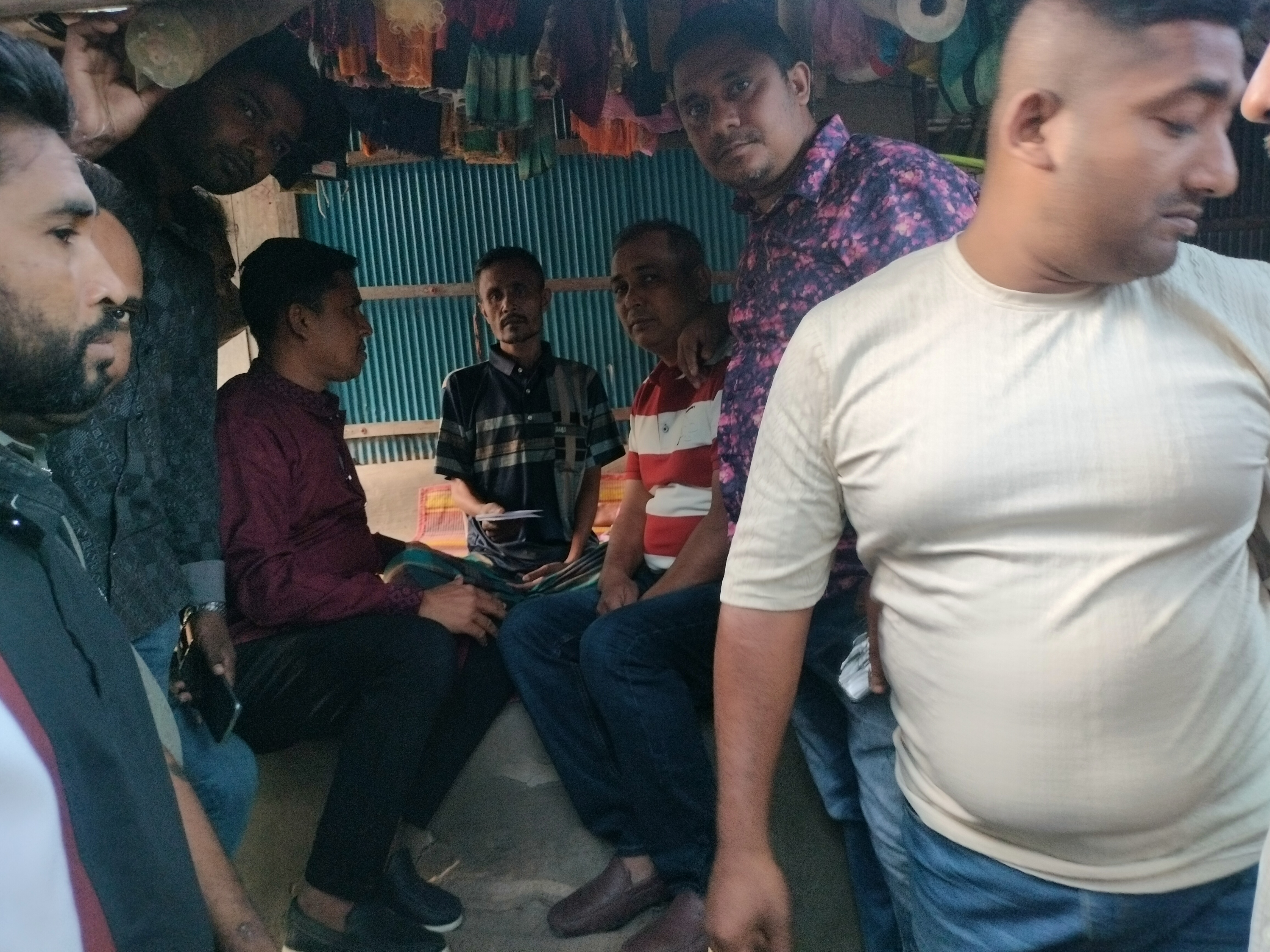 কপিলমুনির অসুস্থ বিএনপি নেতা আত্তাপের পাশে স্বেচ্ছাসেবক দলের নেতৃবৃন্দ