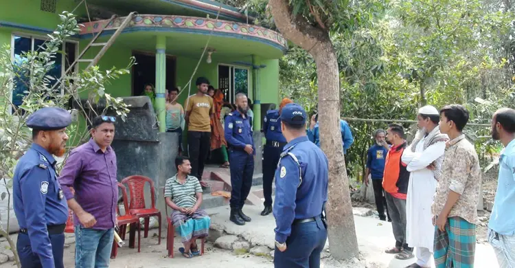 ডাকাতির পর কোরআন ছুঁয়ে প্রতিশ্রুতি: তথ্য গোপনে রাখতে ভয় দেখানোর চাঞ্চল্যকর ঘটনা!