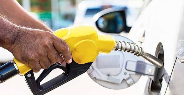 বরিশালে কৃত্রিম জ্বালানি তেলের সংকট: সরবরাহ ব্যবস্থার ভাঙনের জেরে উদ্ভূত সমস্যা!