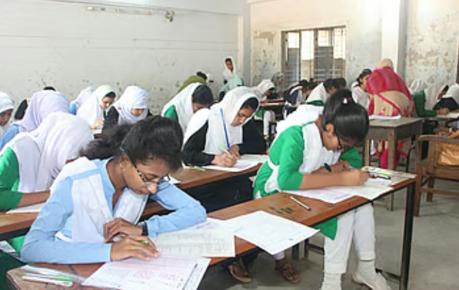 এসএসসি ২০২৬: প্রবেশপত্র বিতরণ শুরু ৫ এপ্রিল, শিক্ষার্থীদের হাতে ৭ এপ্রিল