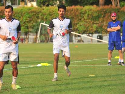 সিঙ্গাপুরকে হারিয়ে দ্বিতীয় স্থানে শেষ করতে চায় বাংলাদেশ; ভিয়েতনাম হারের ভুল থেকে শিক্ষা ক্যাবরেরার