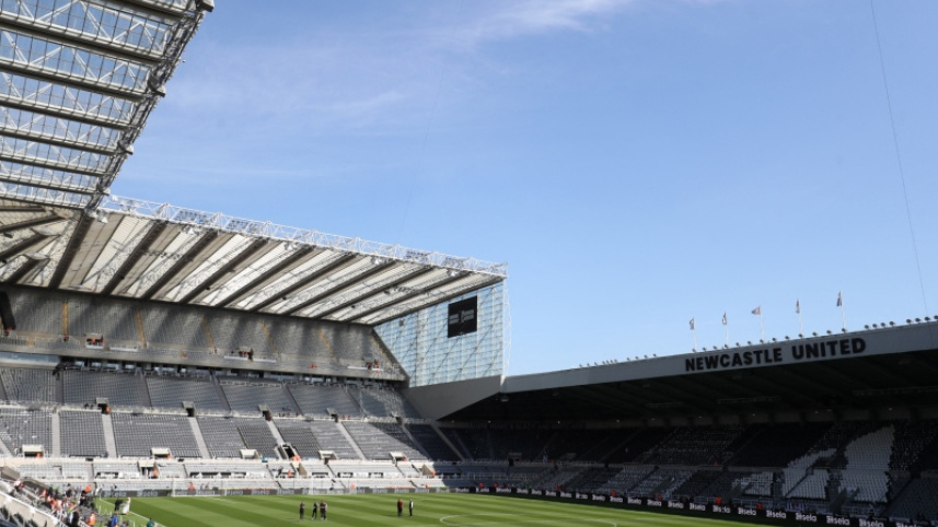 ভুল স্টেডিয়ামে বার্সা ভক্ত! নিউক্যাসলের বদলে ৩৬৬ মাইল দূরে Exeter-এ এক ‘অঘটন’