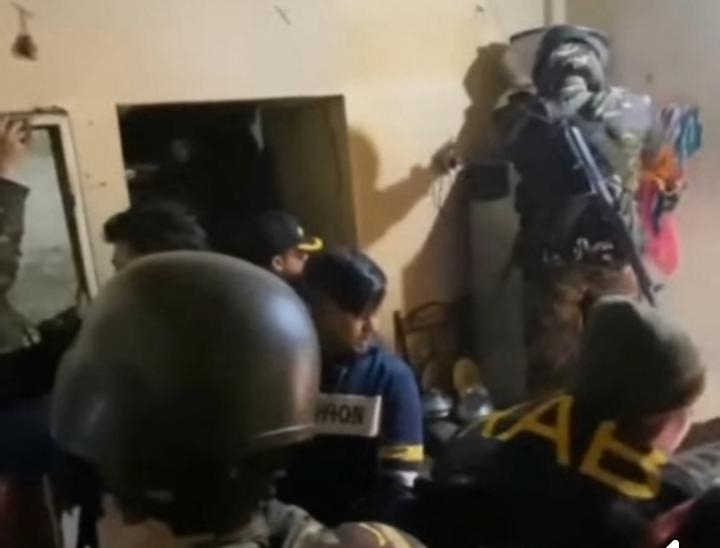 গাজীপুরের শ্রীপুরে ভাঙারি ব্যবসার আড়ালে অবৈধ অস্ত্র ভাড়া, যুবক গ্রেপ্তার