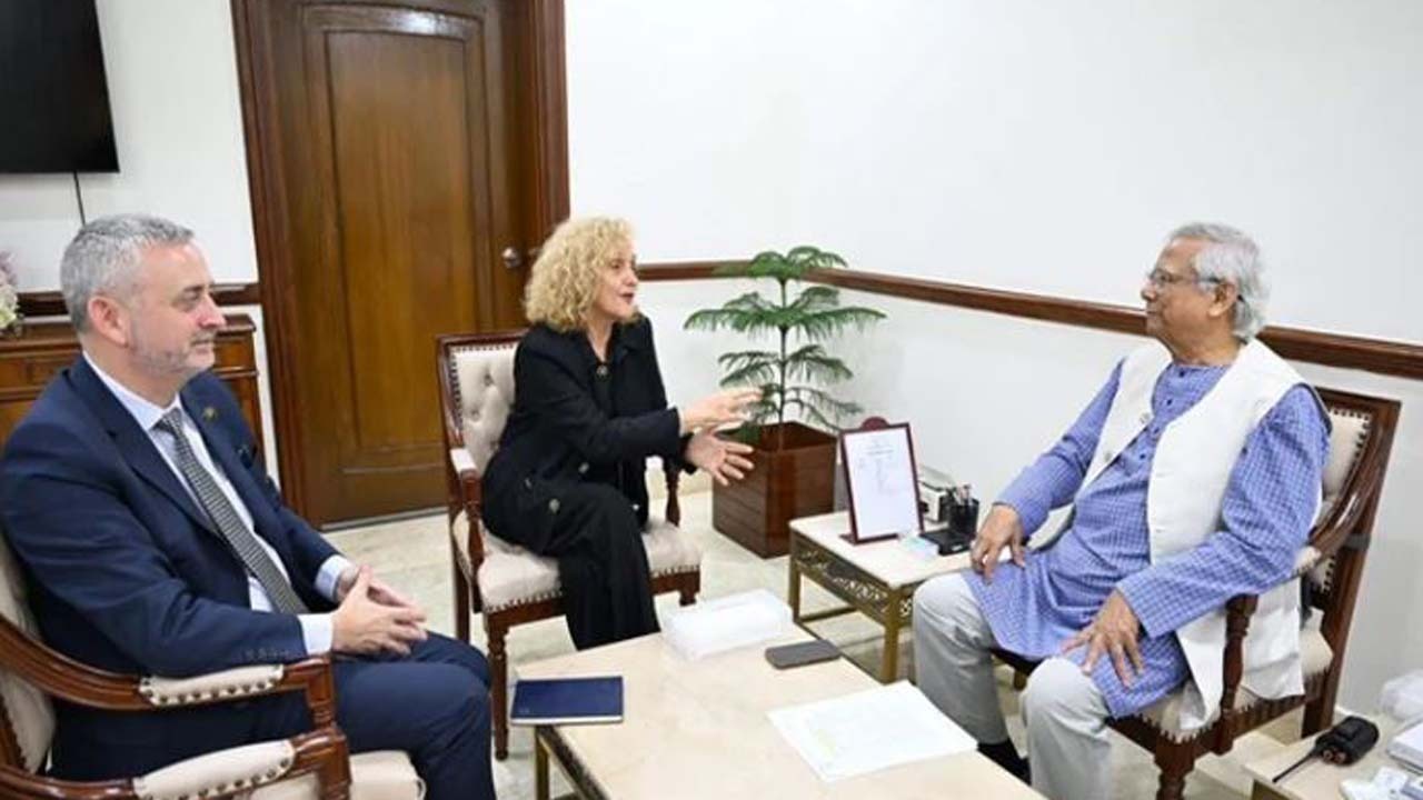ইইউর সঙ্গে দ্রুত এফটিএ আলোচনার আহ্বান প্রধান উপদেষ্টা ড. ইউনূসের