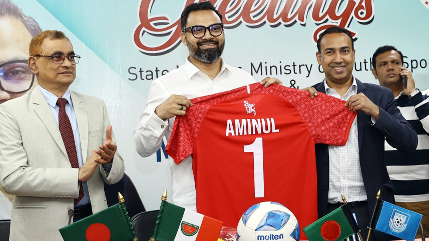 ফুটবলারদের জন্য সরকারি ‘বেতন কাঠামো’ ঘোষণা ক্রীড়া প্রতিমন্ত্রীর; বাফুফে পাচ্ছে ৩টি স্টেডিয়াম