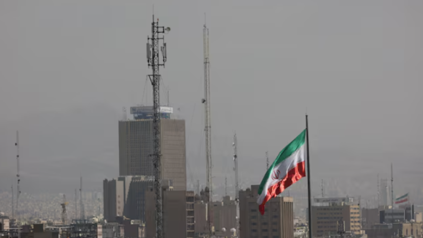 মধ্যপ্রাচ্যের আকাশপথ অচল; দুবাইসহ প্রধান সব বিমানবন্দর বন্ধ, দিশেহারা যাত্রীরা