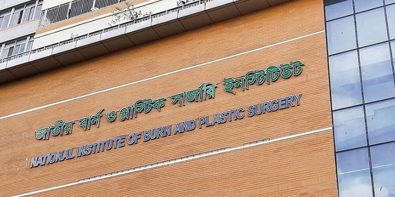 কুমিল্লার দাউদকান্দিতে গ্যাস সিলিন্ডার বিস্ফোরণ; শিশুসহ একই পরিবারের ৪ জন দগ্ধ