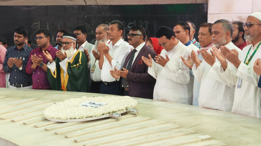 জিয়াউর রহমান ও খালেদা জিয়ার মাজারে শ্রদ্ধা জানালেন চিফ হুইপ ও ৬ হুইপ