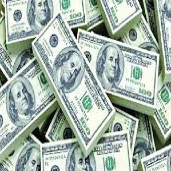 প্রবাসীদের পাঠানো রেমিট্যান্সে বড় চমক: ডলার সংকট কাটিয়ে কি ঘুরে দাঁড়াচ্ছে অর্থনীতি?