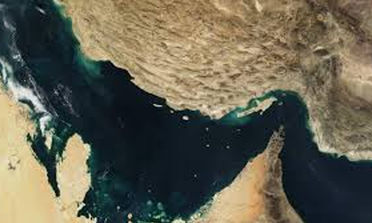 হরমুজ প্রণালীর কর্তৃত্ব সশস্ত্র বাহিনীকে দেওয়ার প্রস্তাব ইরানের