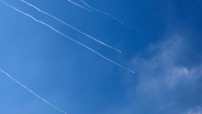 মধ্যপ্রাচ্যে যুদ্ধের দাবানল: ইসরায়েল ও আরব আমিরাতে ড্রোন হামলা চালাল ইরান