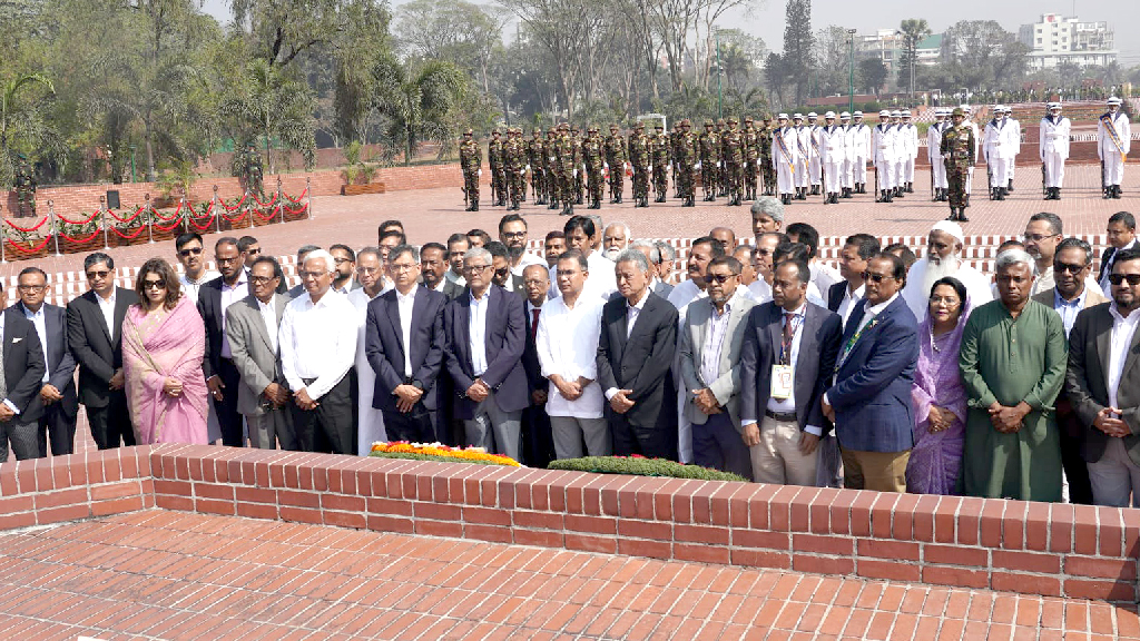 সাভার স্মৃতিসৌধে নতুন মন্ত্রিসভার শ্রদ্ধা নিবেদন; শহীদদের প্রতি প্রধানমন্ত্রী ও মন্ত্রীদের সালাম