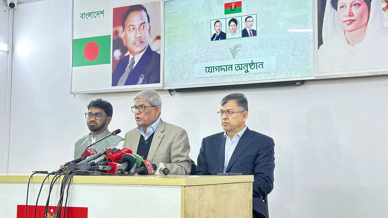 বিএনপিতে যোগ দিলেন রাশেদ খান