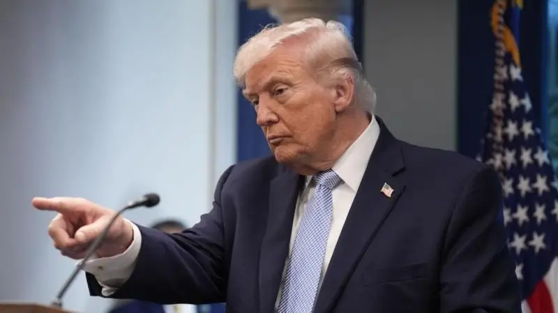 এক ঘন্টা আগেইরান চুক্তি না করলে ‘একটি সভ্যতা আজ রাতে ধ্বংস হবে’- ট্রাম্পের হুঁশিয়ারি